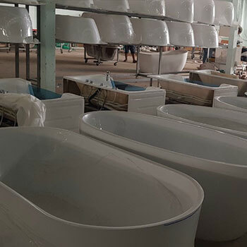Dây chuyền sản xuất bồn tắm acrylic tại xưởng